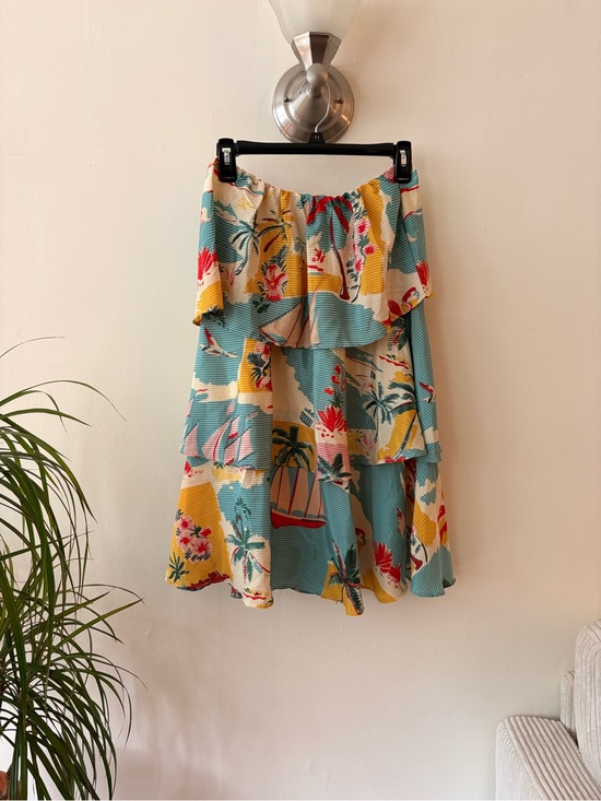 True Destinations Dresses & Skirts - Tiered Tropical Print Midi Skirt in Teal and Yellow Size Large